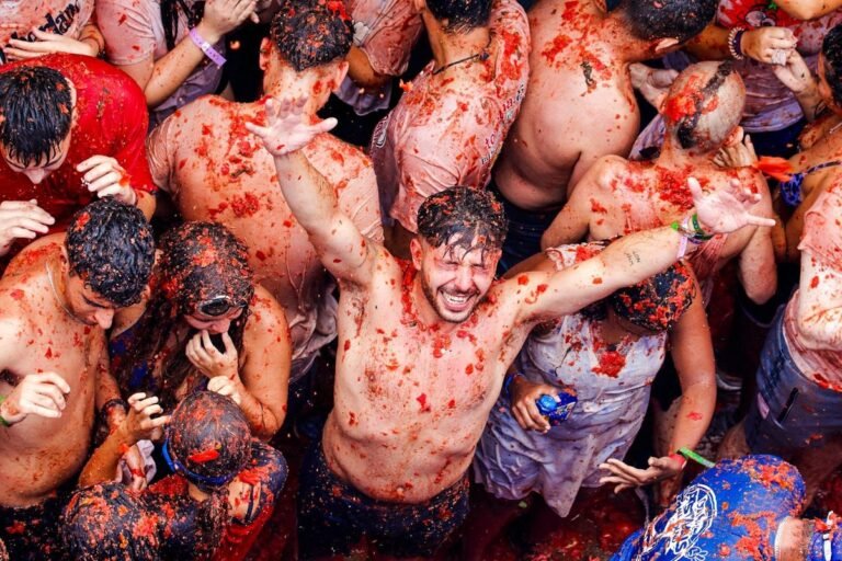 La Tomatina guide 2026: Essential Tips for First-Timers